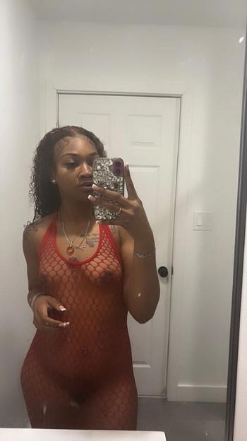 Naomii, 23  female escort, Philadelphia